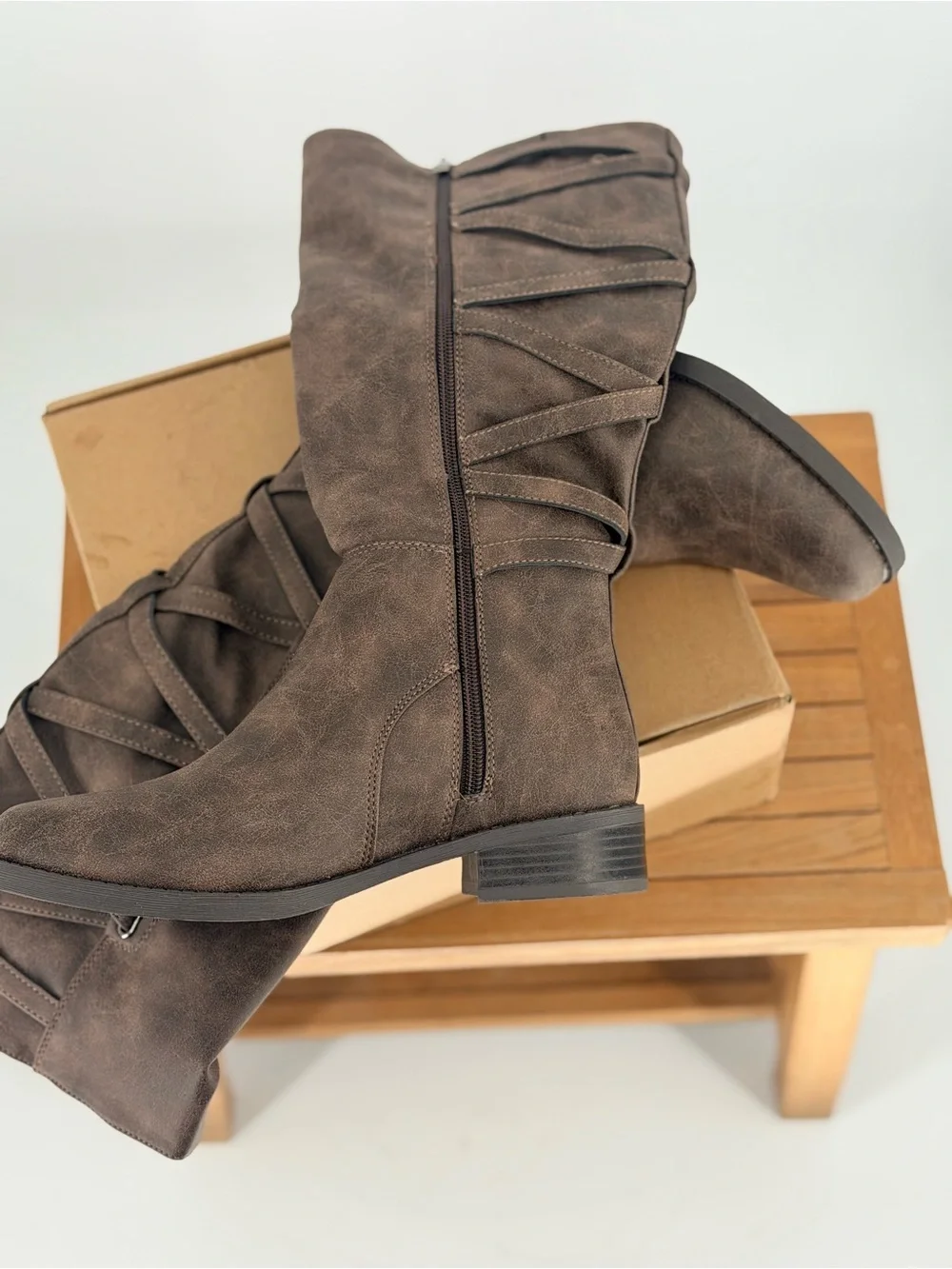 Journee Collection stylish brown
